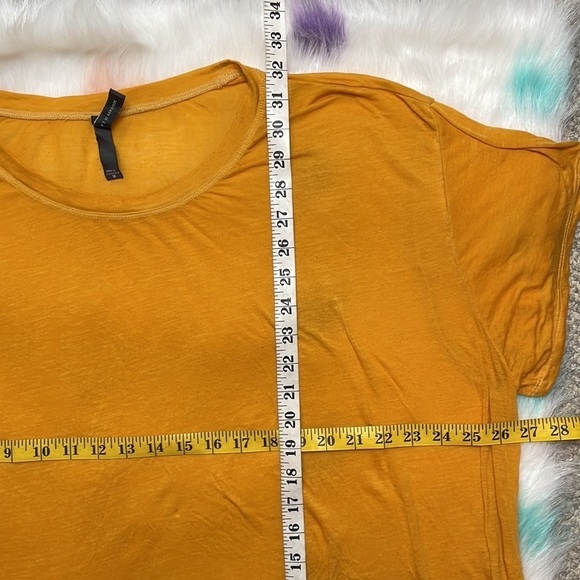 TORRID‎ Relaxed Fit Premium Boyfriend Tee - Picture 2 of 5